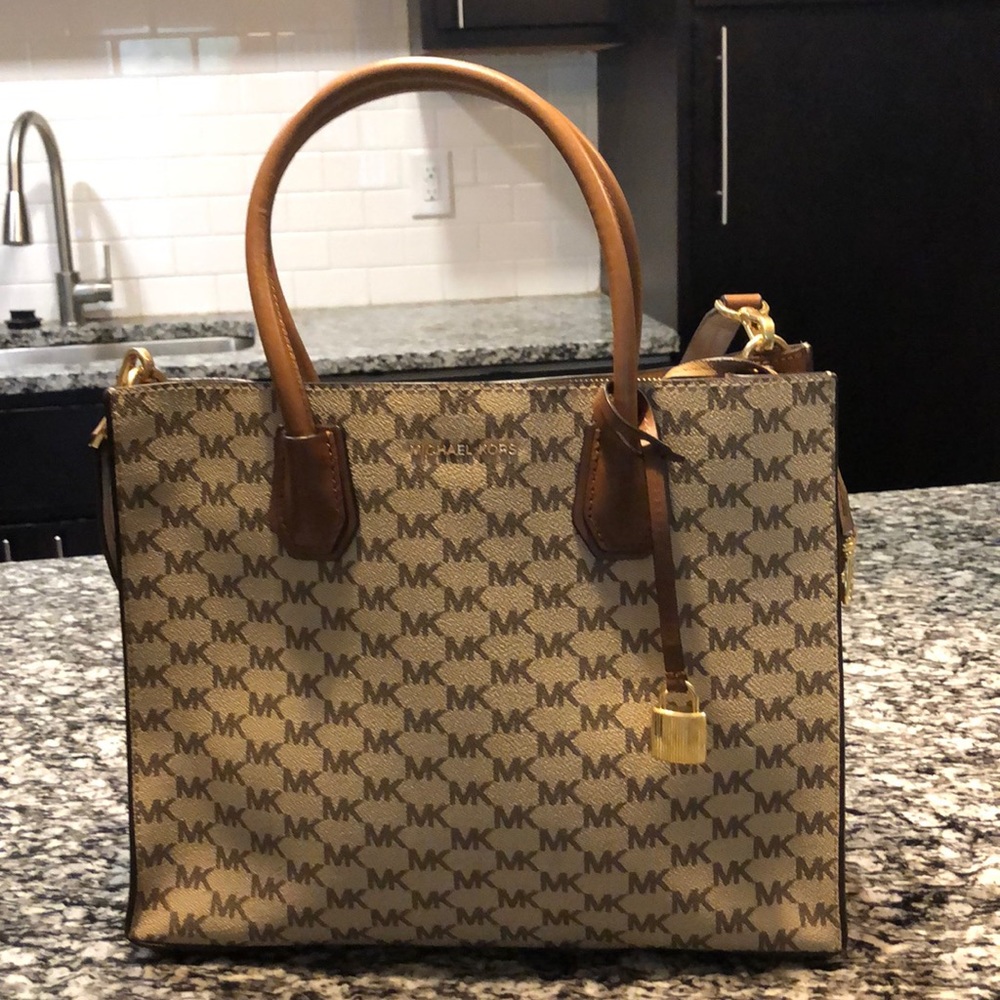 Michael Kors tan signature Mercer shoulder bag